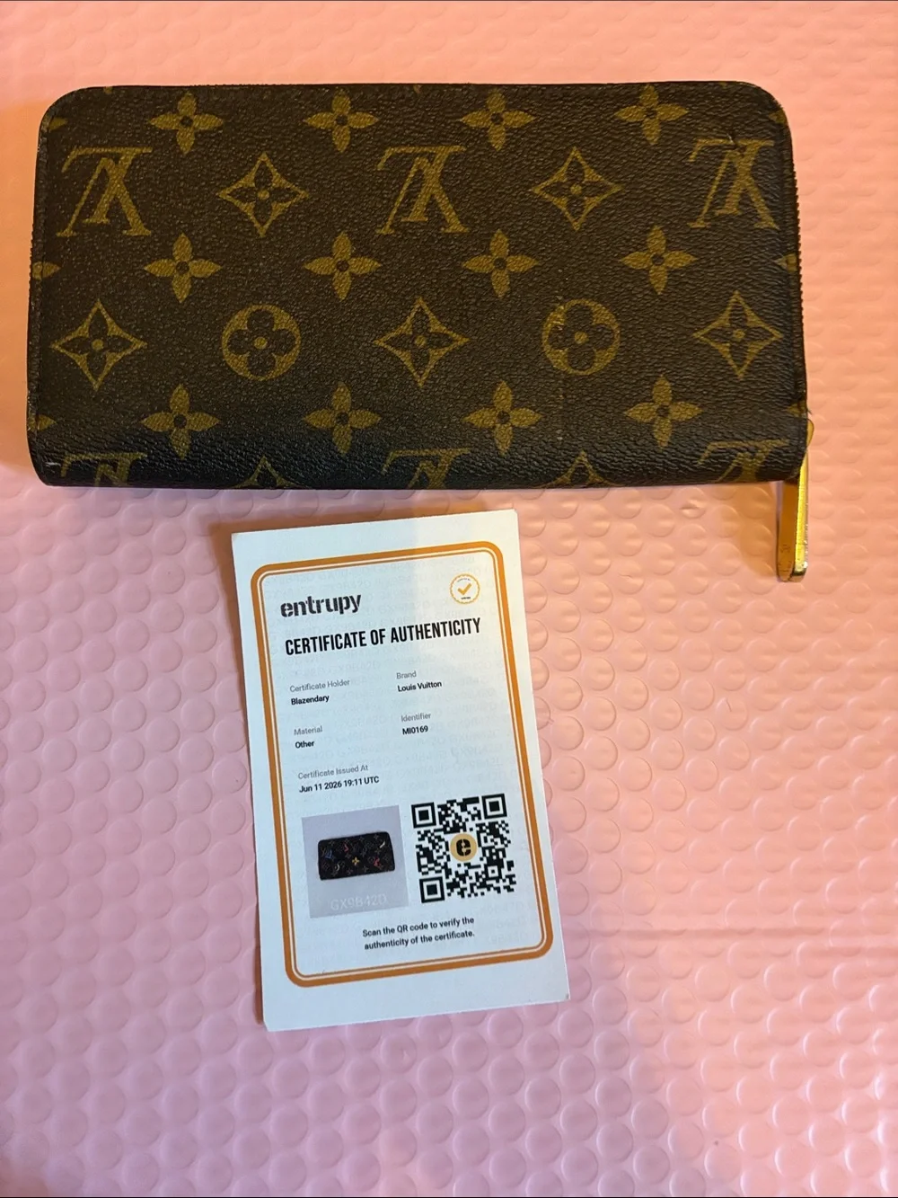 Louis vuitton Love Lock zip continental large wallet! - Picture 2 of 7